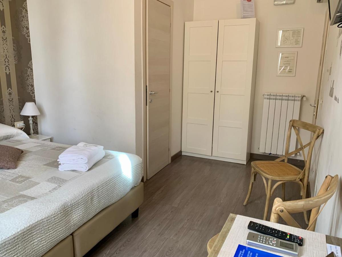 Guest House Casa Vicenza โรม ภายนอก รูปภาพ